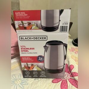 Black &‎ Decker Rapid Boil Stainless Steel Kettle - Silver and Black